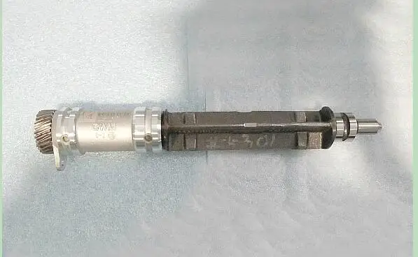 Узел балансировочного вала со стороны выхлопа арт. 1022200XEC01